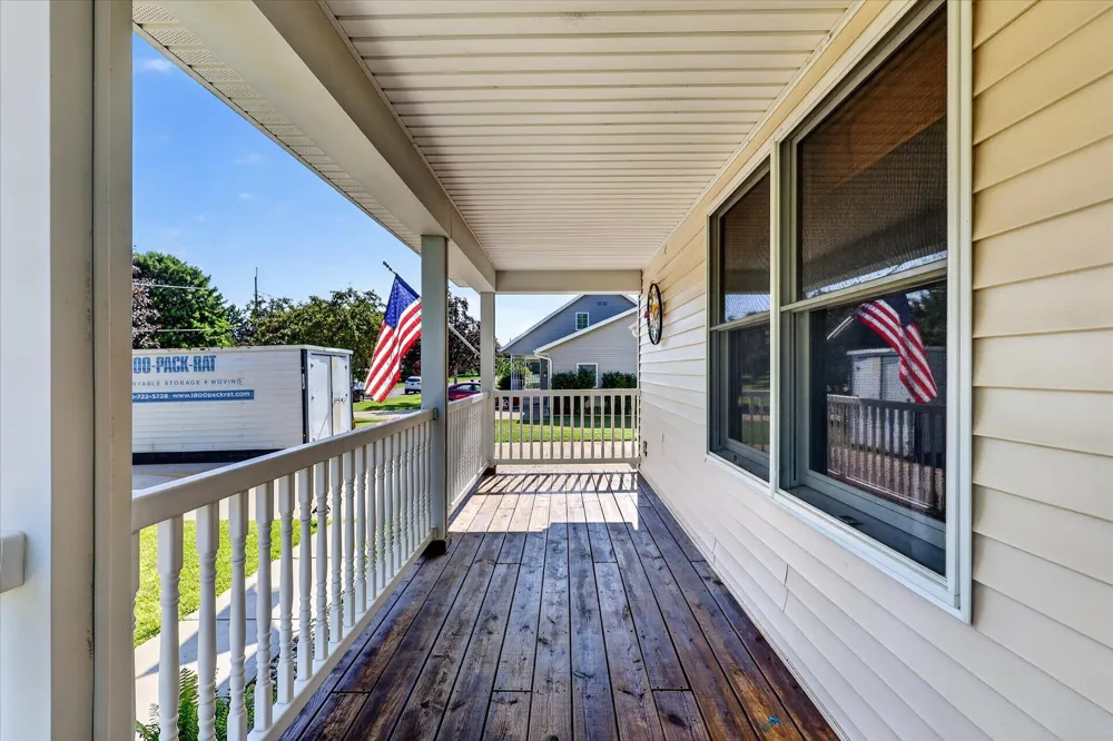 117 Charlotte Street Edmore, MI 48829