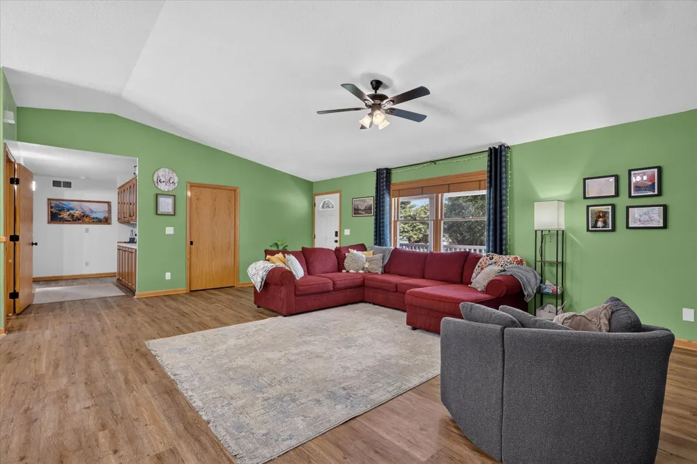 117 Charlotte Street Edmore, MI 48829
