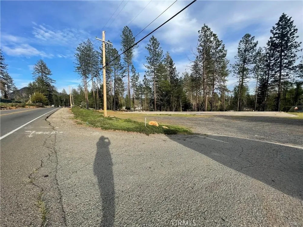 9272 Skyway Paradise, CA 95969
