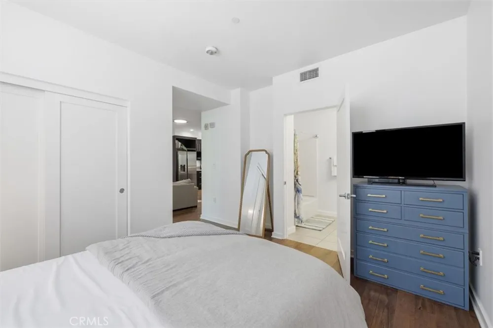 13045 Pacific Promenade #102 Playa Vista, CA 90094