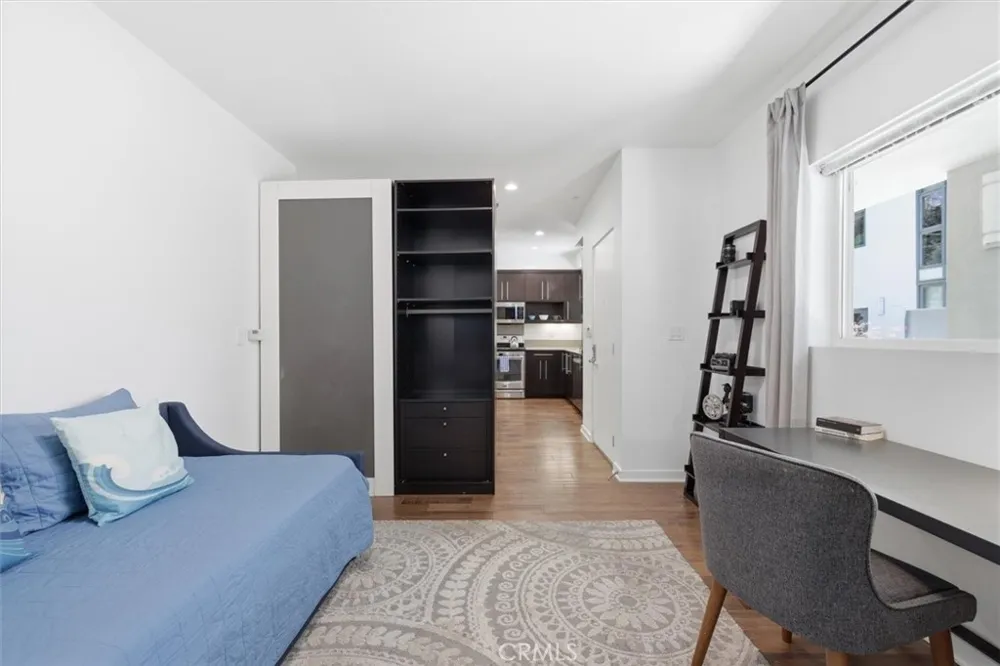 13045 Pacific Promenade #102 Playa Vista, CA 90094