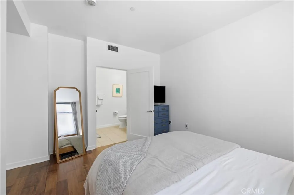 13045 Pacific Promenade #102 Playa Vista, CA 90094