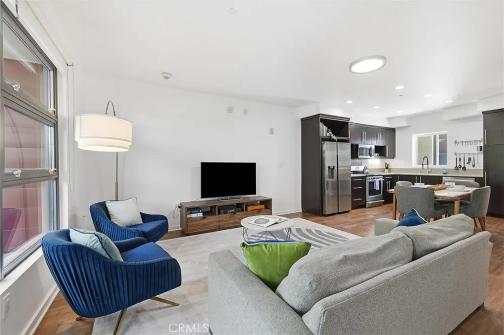 13045 Pacific Promenade #102 Playa Vista, CA 90094