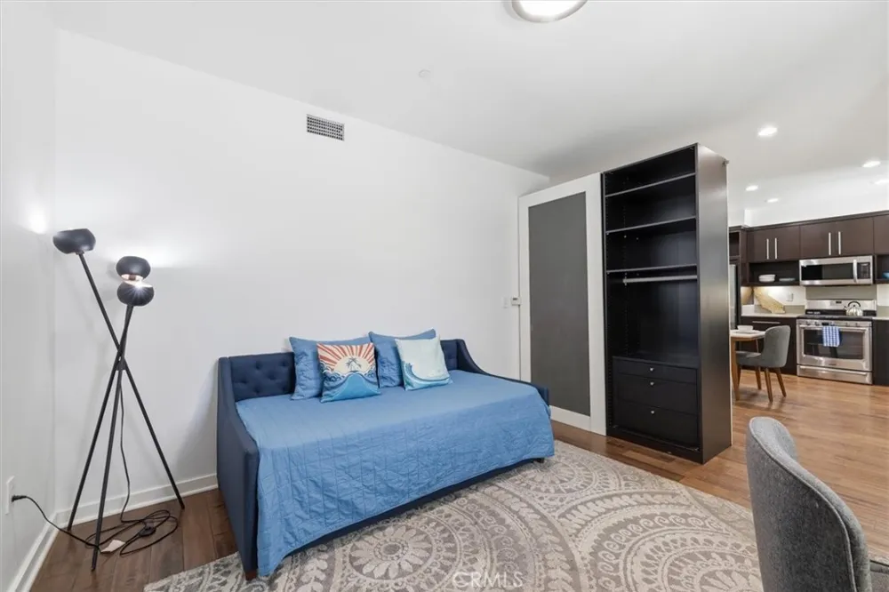 13045 Pacific Promenade #102 Playa Vista, CA 90094