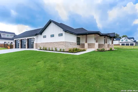109 CHINABERRY HL
