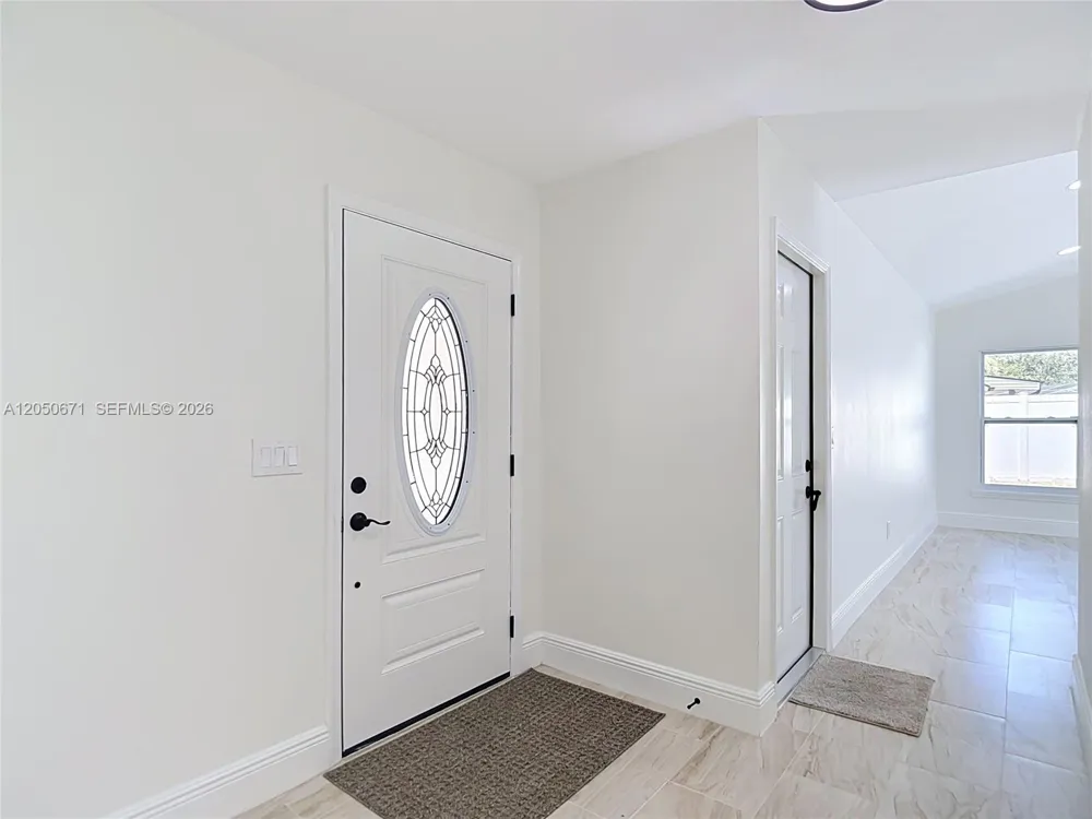 10813 Roundview Lane Tampa, FL 33624