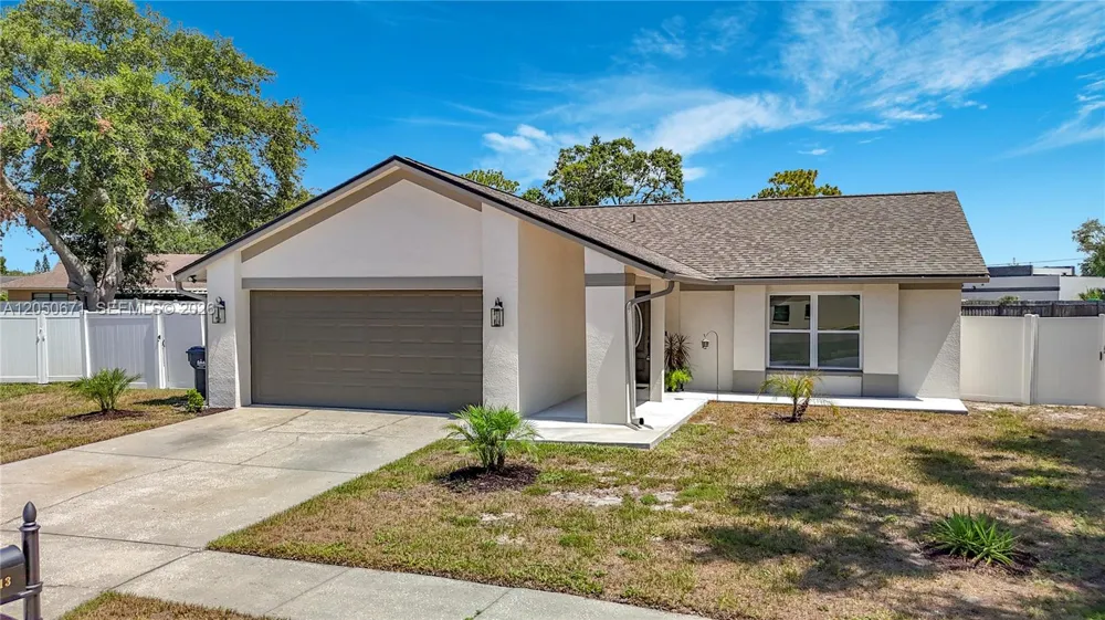 10813 Roundview Lane Tampa, FL 33624