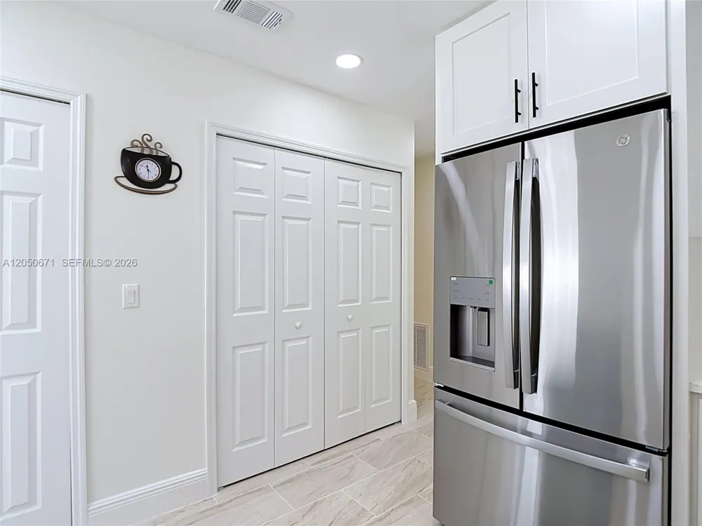 10813 Roundview Lane Tampa, FL 33624