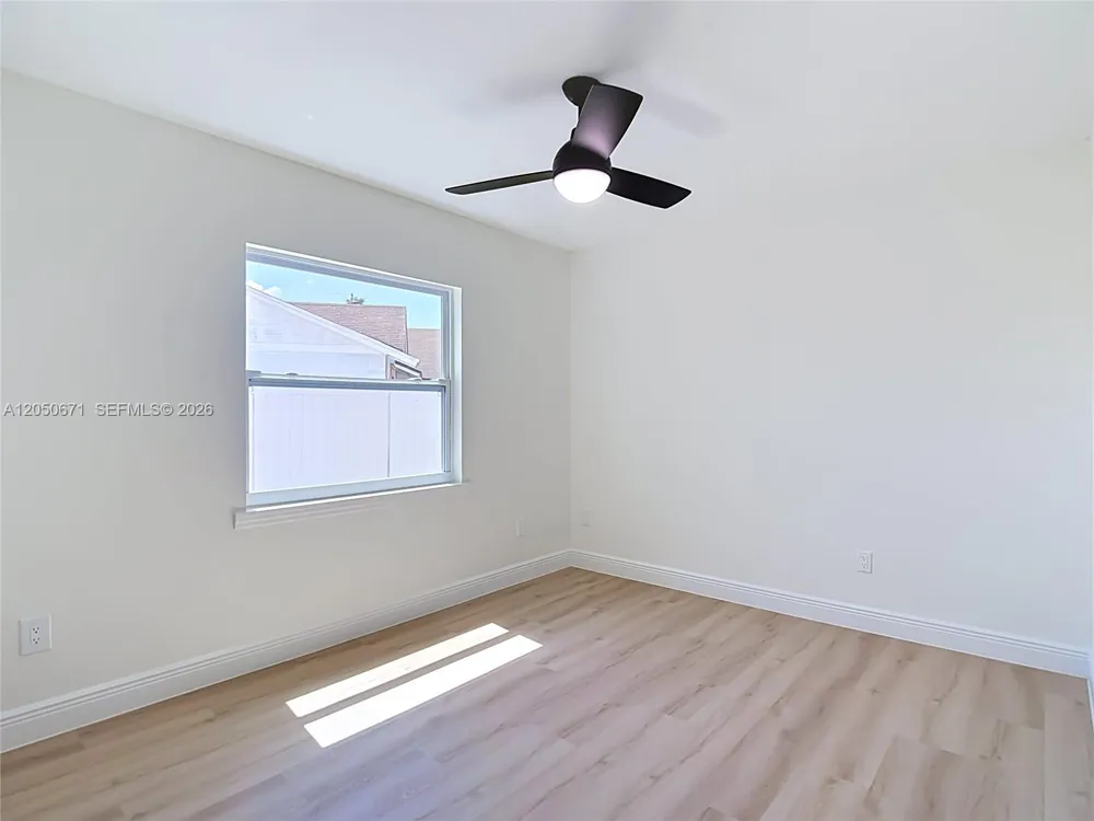 10813 Roundview Lane Tampa, FL 33624