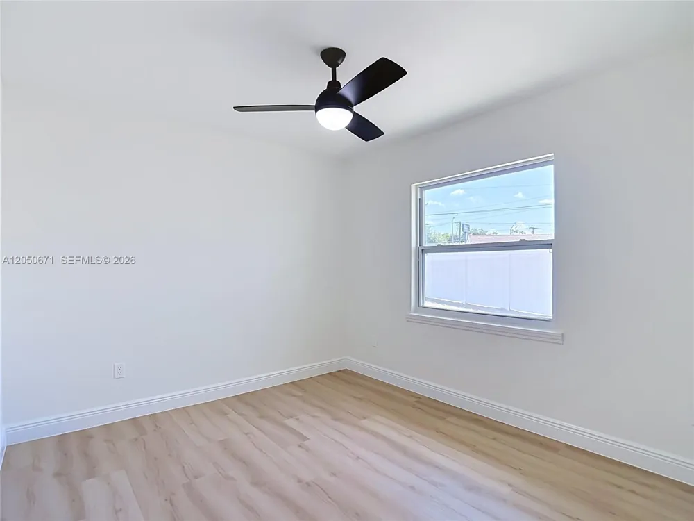 10813 Roundview Lane Tampa, FL 33624