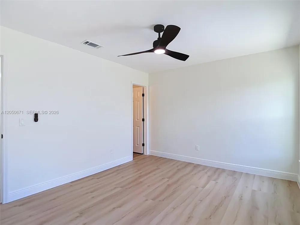 10813 Roundview Lane Tampa, FL 33624