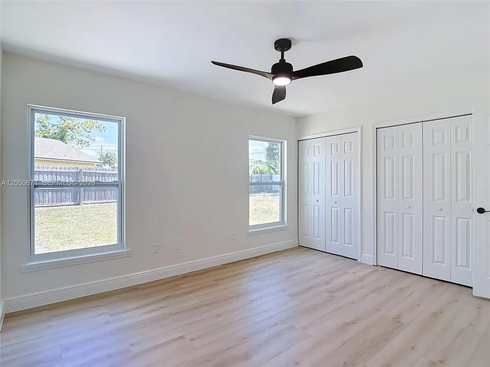 10813 Roundview Lane Tampa, FL 33624