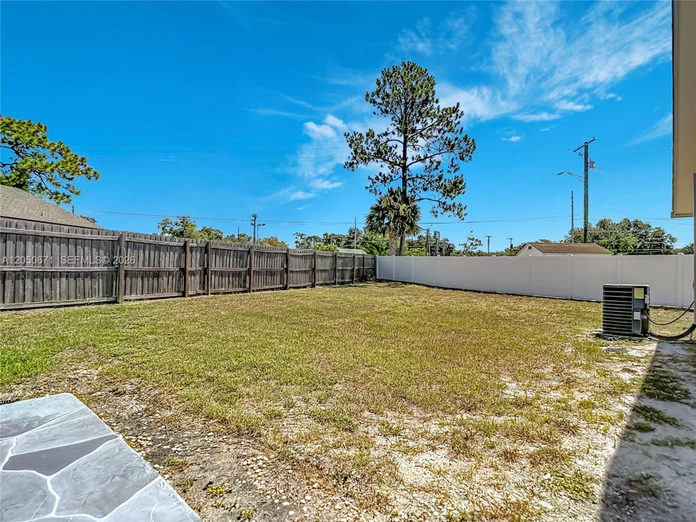 10813 Roundview Lane Tampa, FL 33624