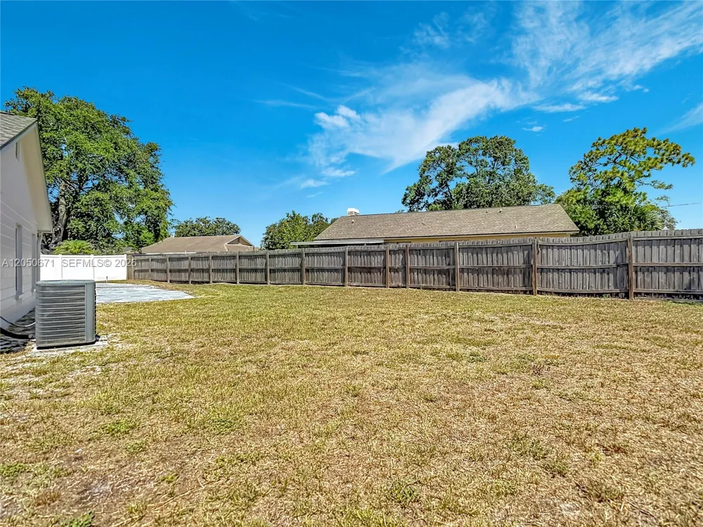 10813 Roundview Lane Tampa, FL 33624
