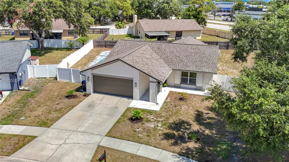 10813 Roundview Lane Tampa, FL 33624