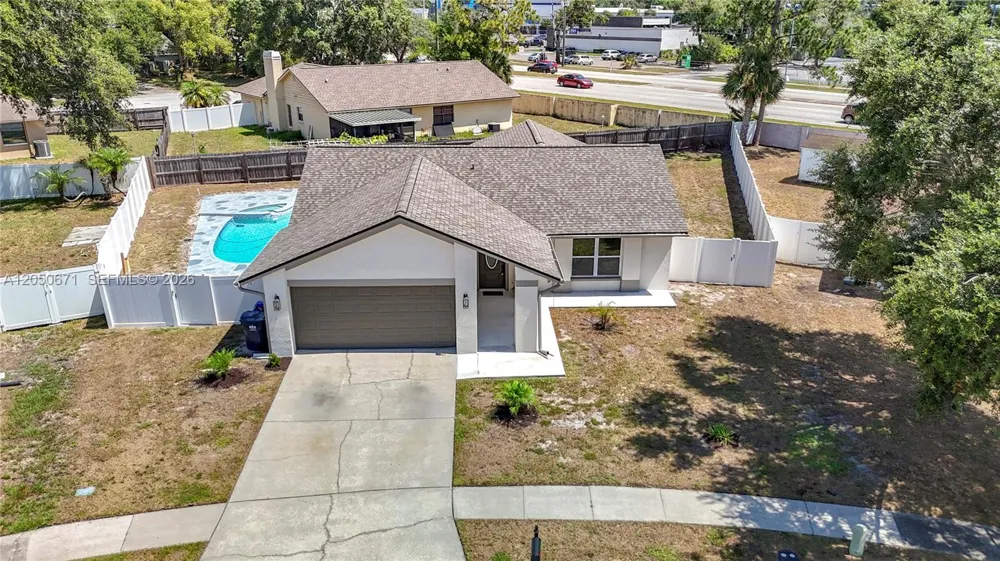 10813 Roundview Lane Tampa, FL 33624