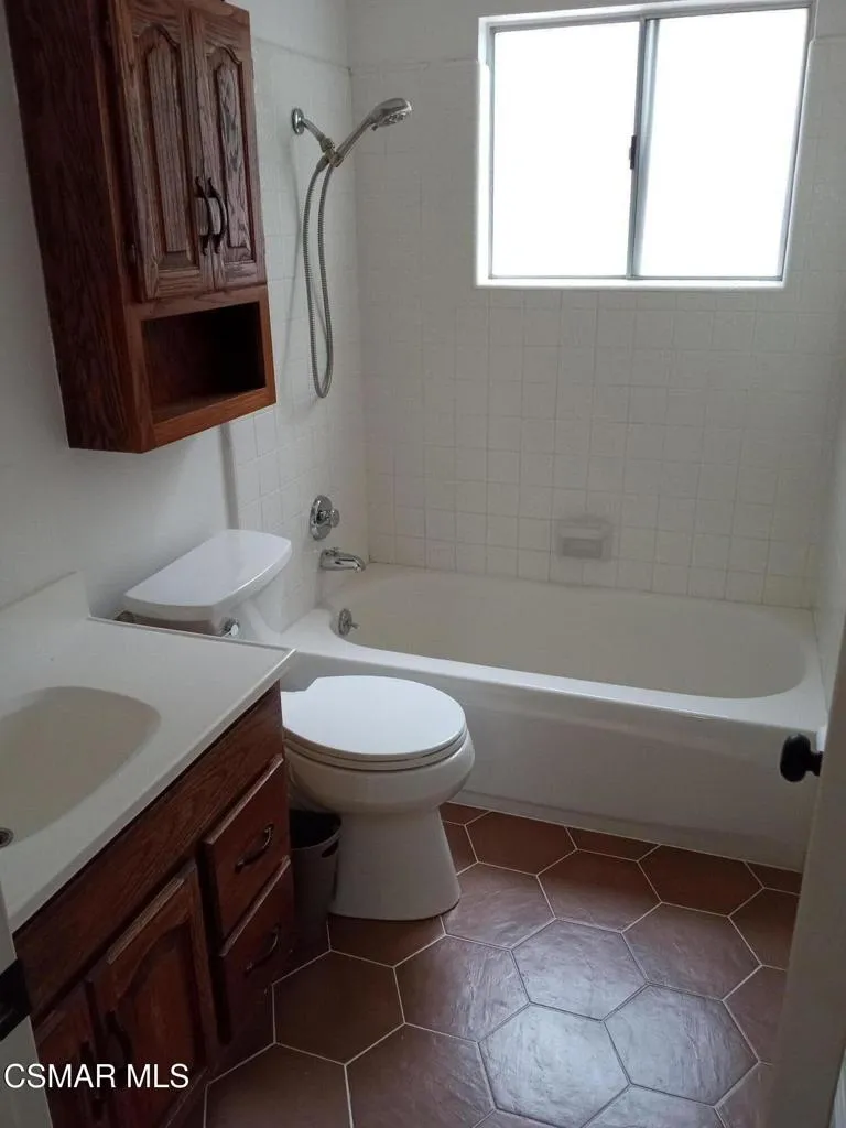 115 Donna Street Oak View, CA 93022