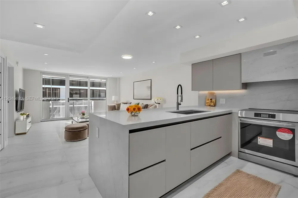 9499 Collins Ave #1009 Surfside, FL 33154