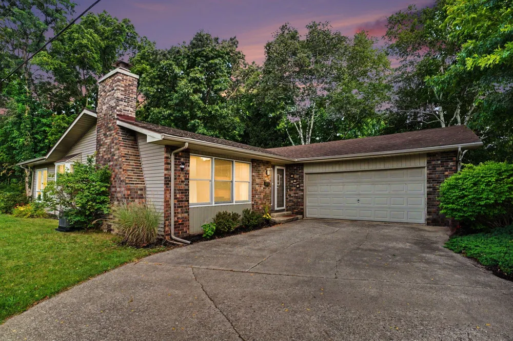 123 Bennett Avenue Hartford, MI 49057