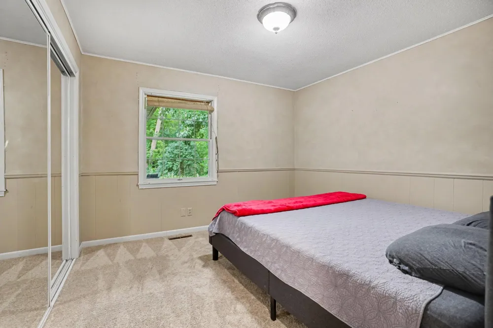 123 Bennett Avenue Hartford, MI 49057