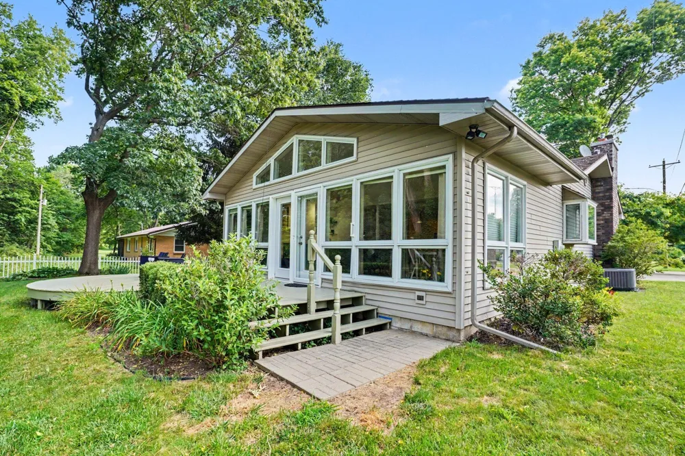 123 Bennett Avenue Hartford, MI 49057