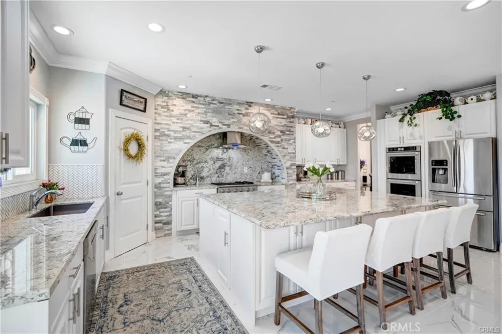 31291 Tommy Temecula, CA 92591