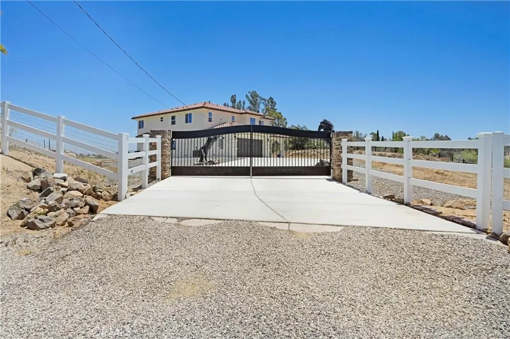 31291 Tommy Temecula, CA 92591