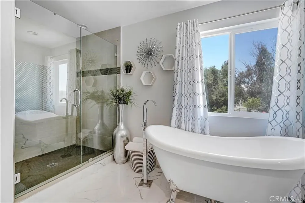 31291 Tommy Temecula, CA 92591