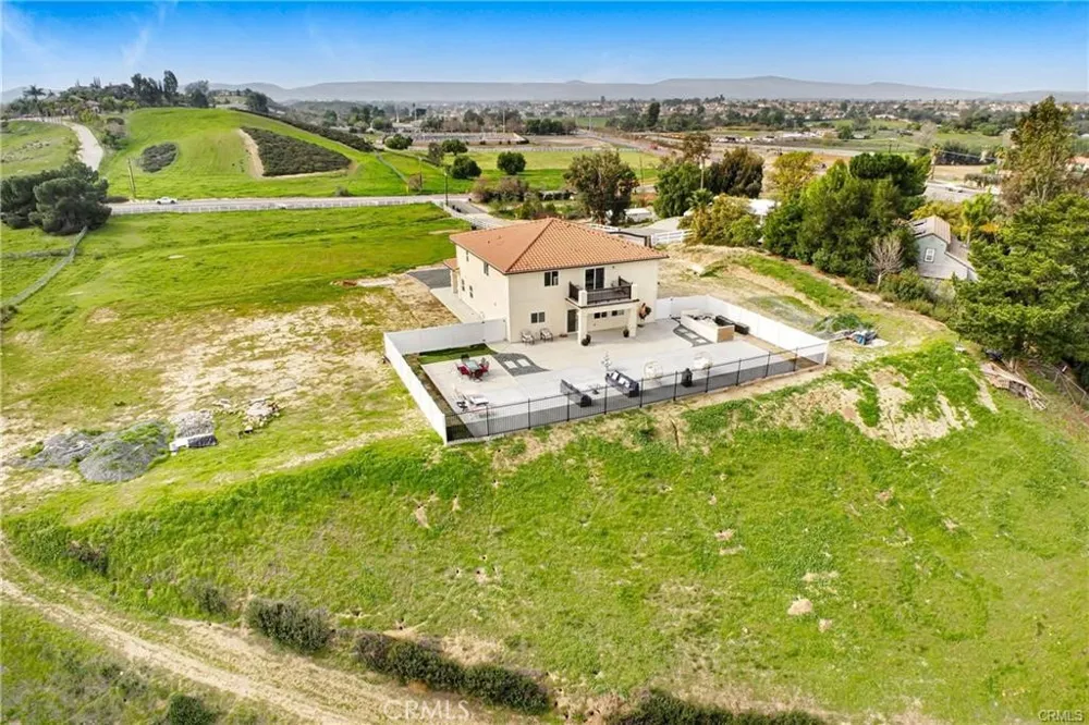 31291 Tommy Temecula, CA 92591