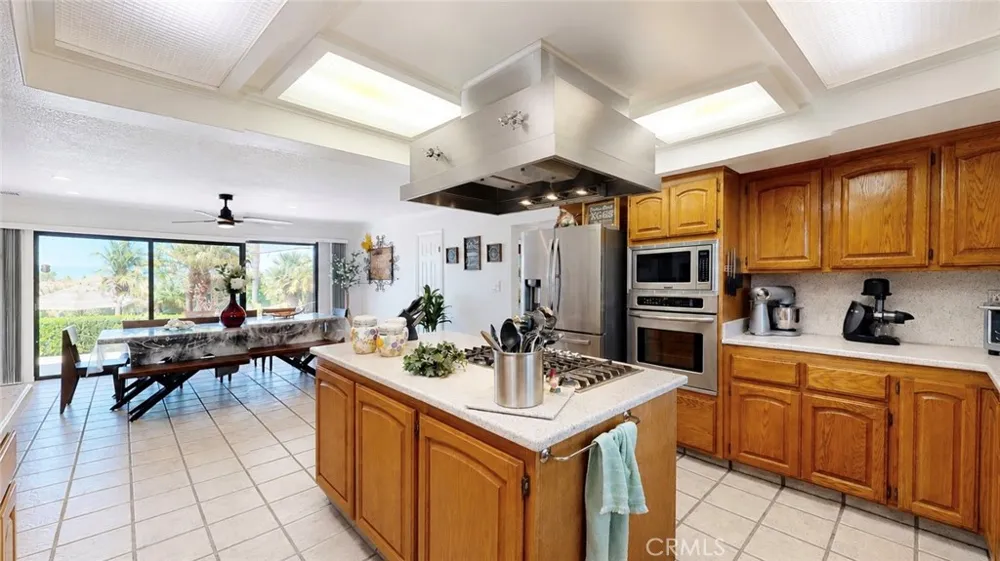 17850 Vista Del Lago Riverside, CA 92503
