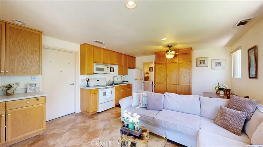 17850 Vista Del Lago Riverside, CA 92503
