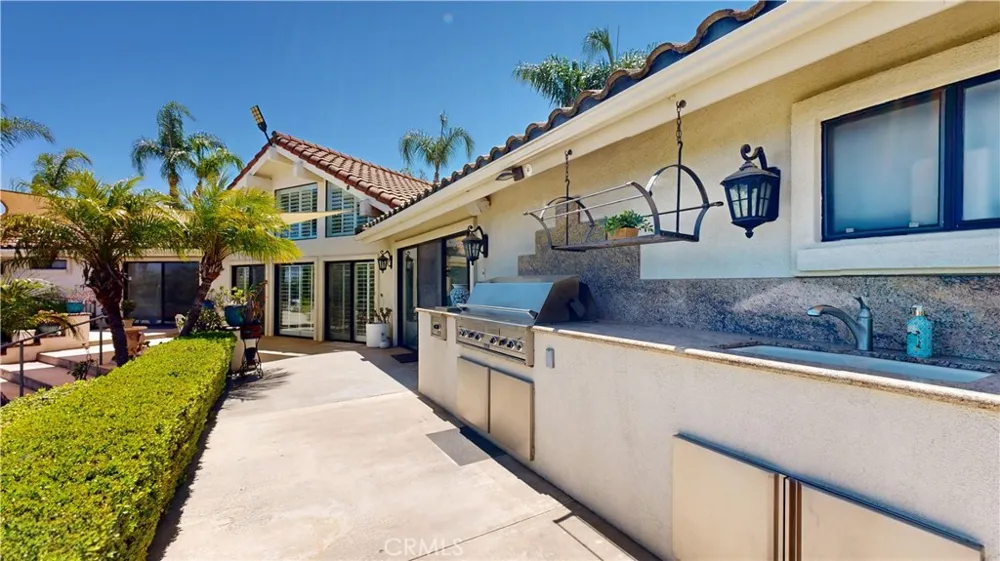 17850 Vista Del Lago Riverside, CA 92503