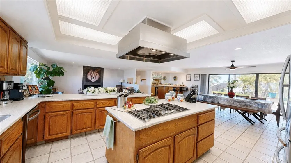 17850 Vista Del Lago Riverside, CA 92503