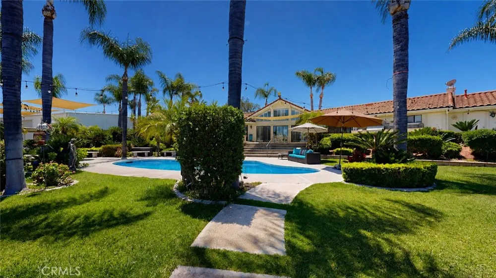 17850 Vista Del Lago Riverside, CA 92503