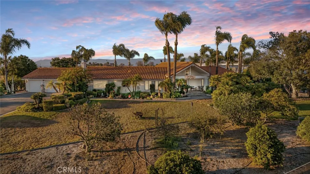 17850 Vista Del Lago Riverside, CA 92503