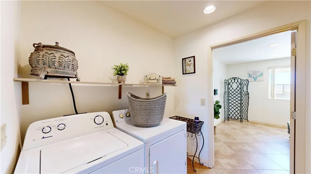 17850 Vista Del Lago Riverside, CA 92503