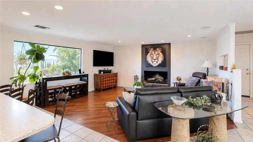 17850 Vista Del Lago Riverside, CA 92503