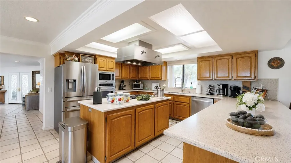 17850 Vista Del Lago Riverside, CA 92503