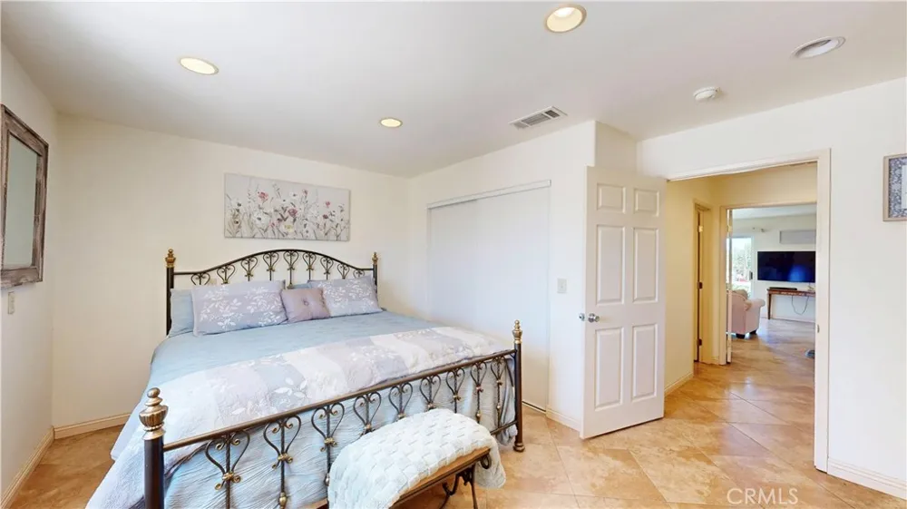 17850 Vista Del Lago Riverside, CA 92503