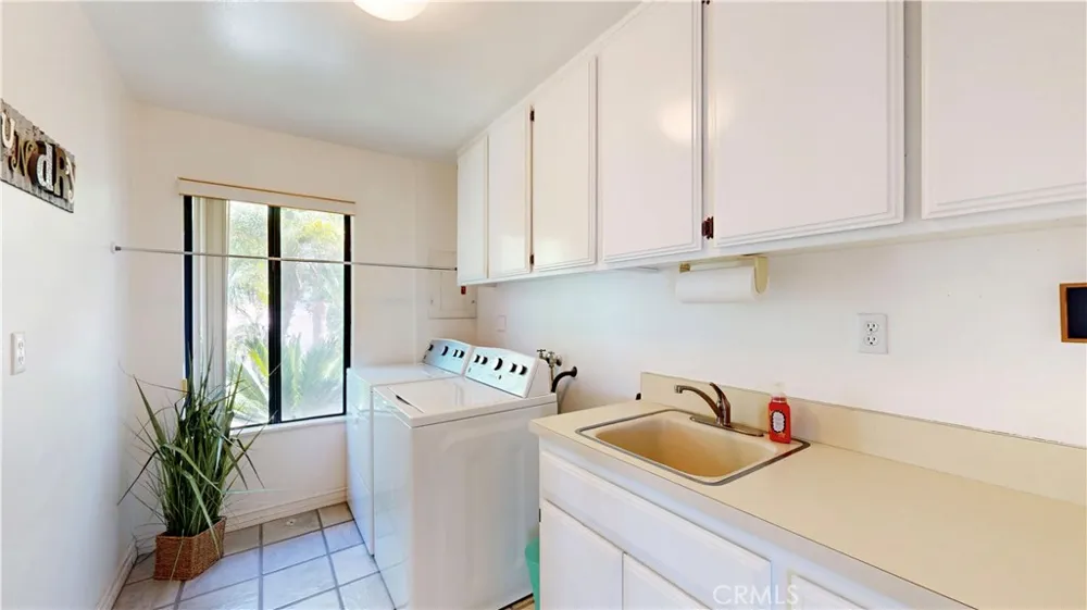 17850 Vista Del Lago Riverside, CA 92503