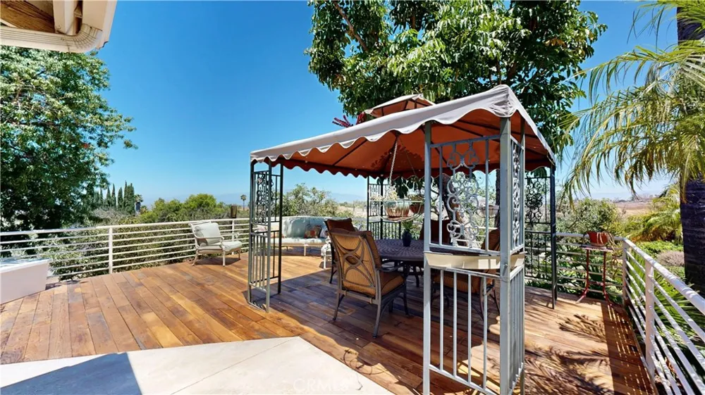 17850 Vista Del Lago Riverside, CA 92503