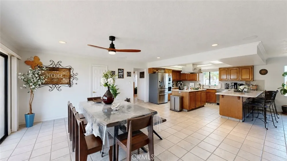 17850 Vista Del Lago Riverside, CA 92503