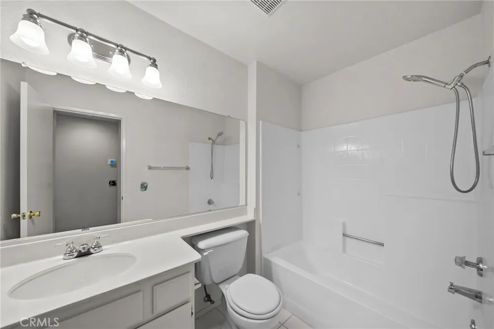 25234 Steinbeck #A Stevenson Ranch, CA 91381
