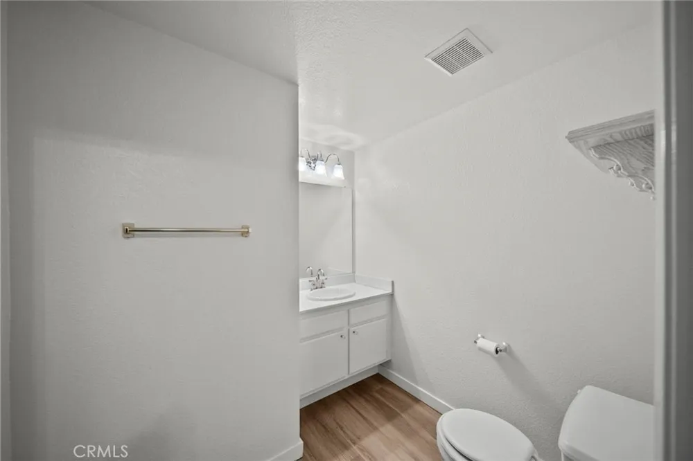 25234 Steinbeck #A Stevenson Ranch, CA 91381