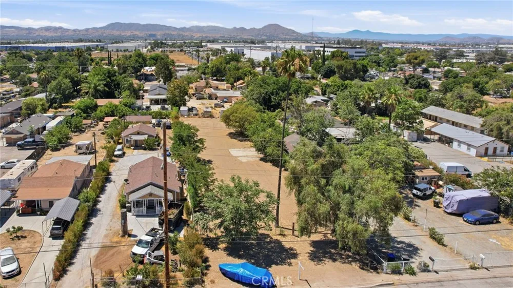 935 E 3rd San Bernardino, CA 92410