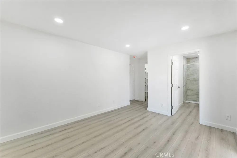 6100 Rugby #211 Huntington Park, CA 90255