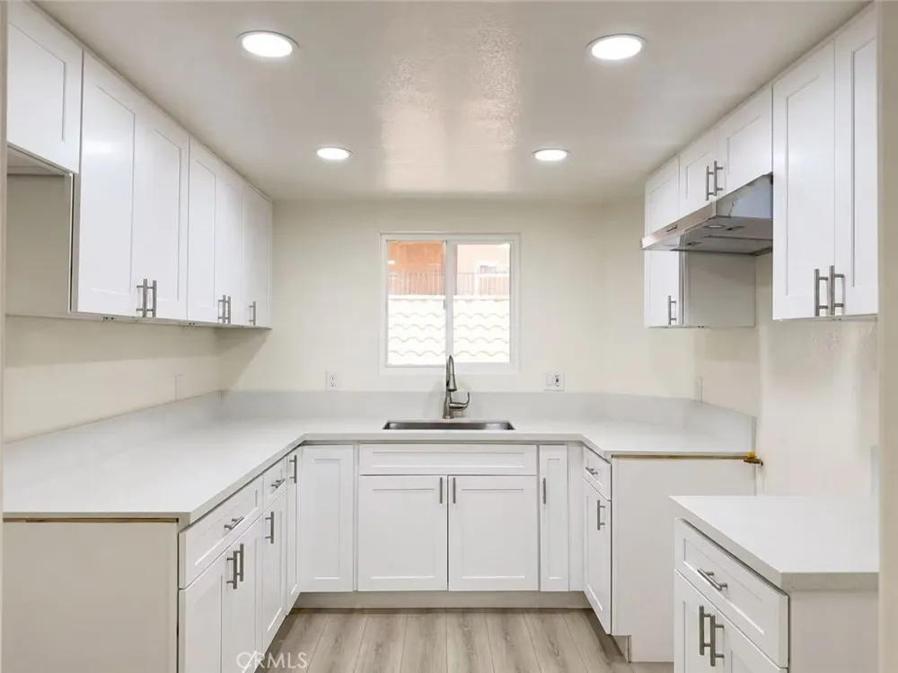 6100 Rugby #211 Huntington Park, CA 90255