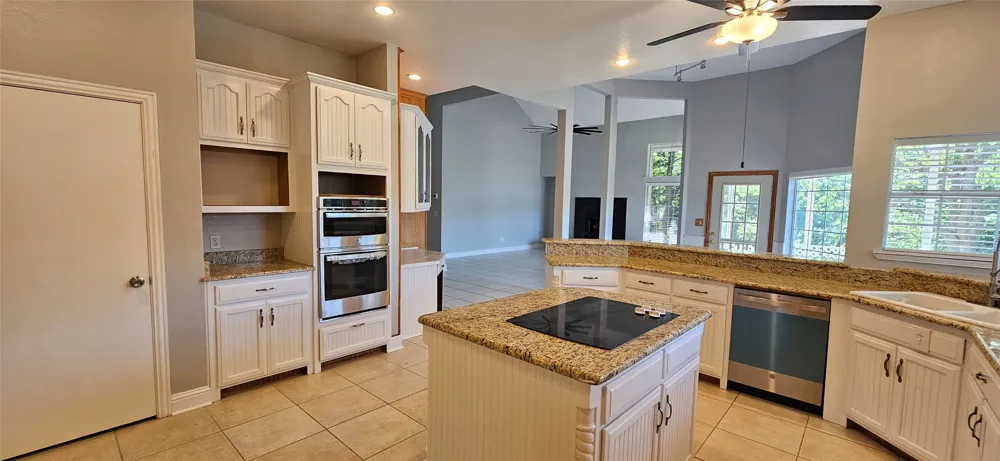 137 Oakview Road Gainesville, TX 76240