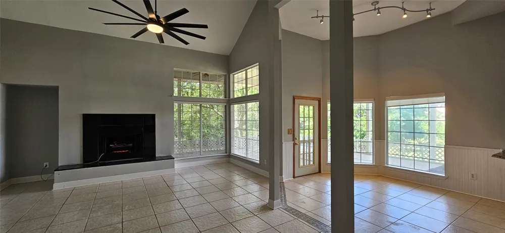 137 Oakview Road Gainesville, TX 76240