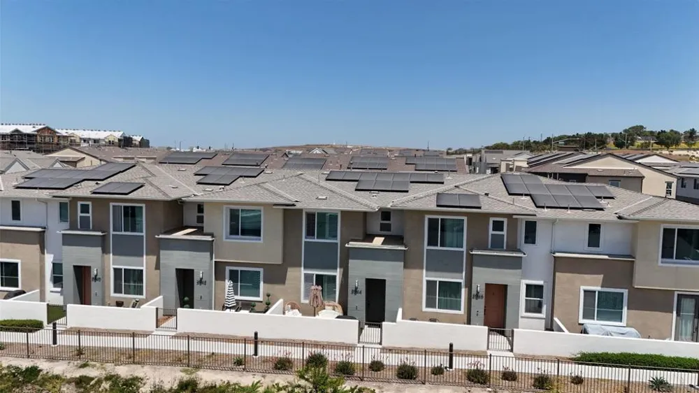 2044 BLUESTONE CIR. Chula Vista, CA 91913